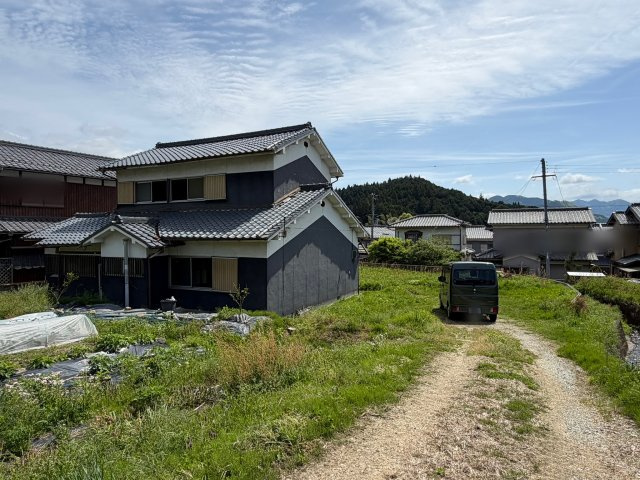 宇陀市榛原萩原　中古戸建の外観|★近鉄大阪線『榛原』駅まで徒歩約17分♪榛原駅までのバス停も家からすぐ♪針インターまで車で約15分圏内♪　