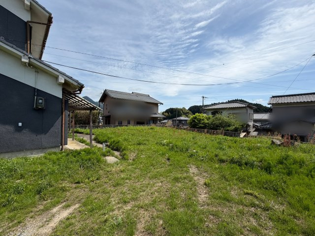 宇陀市榛原萩原　中古戸建の庭|ガーデニング・家庭菜園の域を超える、広大なプライベートガーデン♪