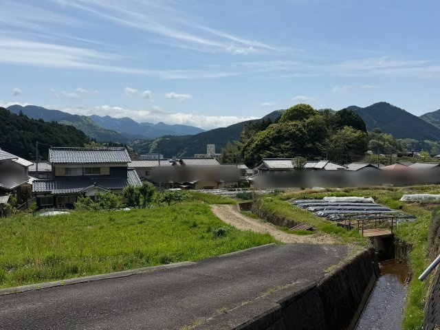 宇陀市榛原萩原　中古戸建の外観|★駅や生活施設がそろう中心エリアでありながら、山々に囲まれた穏やかな住環境が魅力♪週末はカフェ巡りもおすすめです♪