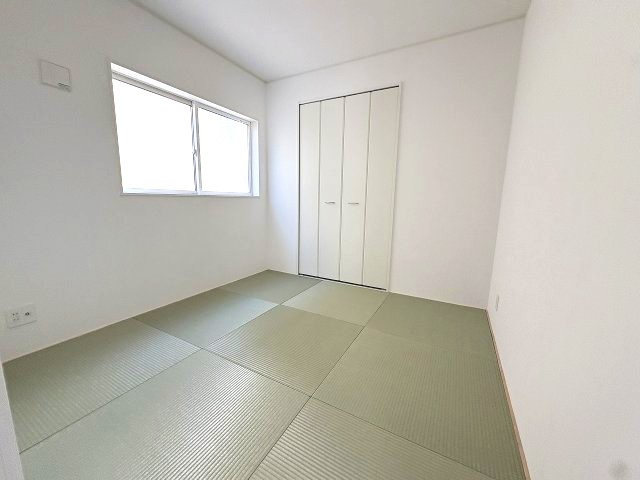 【和室】 | 糟屋郡須恵町須恵第4　2号棟（全3棟）【仲介手数料無料・0円】 | 施工例。施工例は完成時と異なる場合があります。