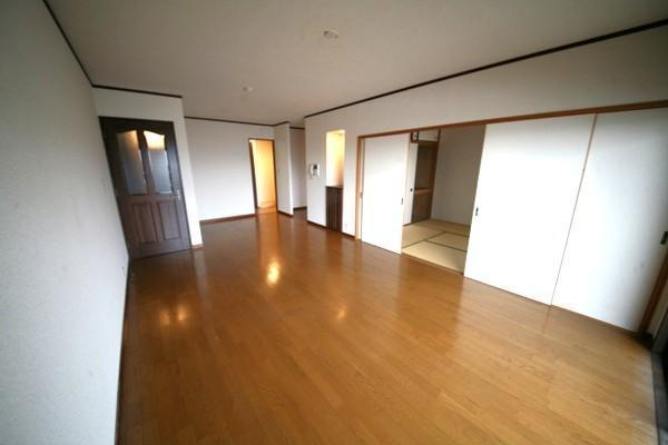 【居間・リビング】 | サンジュール・イースト箱崎 | 別号室の写真になります。現況優先。