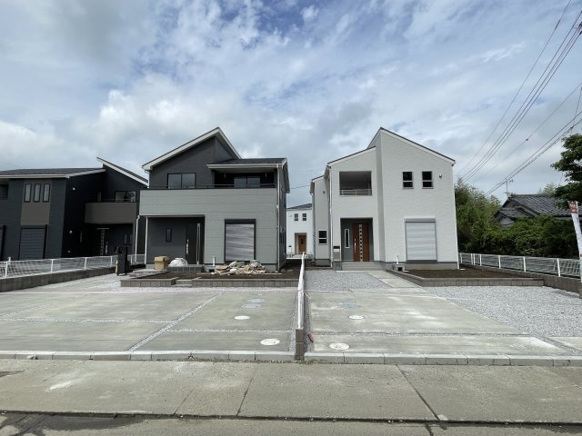 藤岡市下戸塚（全5棟）5号棟の前面道路含む現地写真