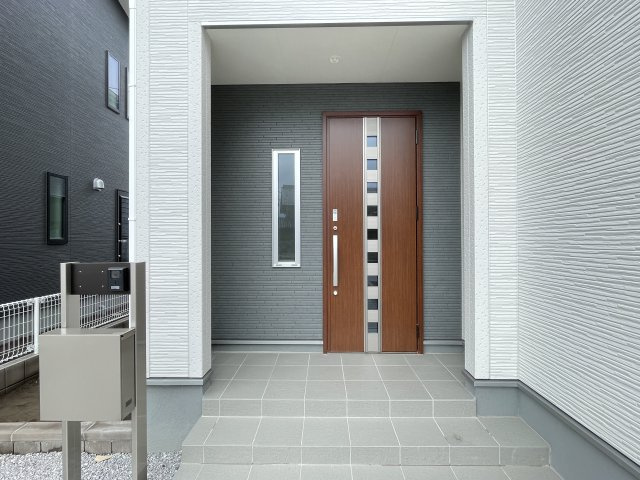 藤岡市下戸塚（全5棟）5号棟の玄関