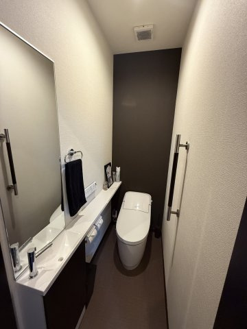 【中古戸建】日進市岩崎町根裏のトイレ