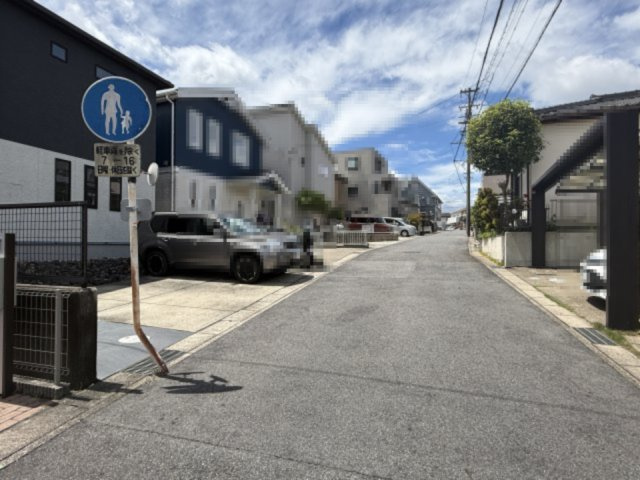 【中古戸建】日進市岩崎町根裏の前面道路含む現地写真