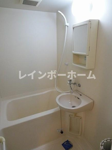 フラット葛西の浴室
