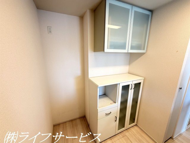 【キッチン】 | エステムコート十三本町 | キッチンにはカップボードあり