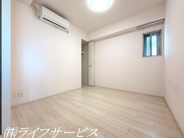 【洋室】 | エステムコート十三本町 | 洋室５帖／クローゼットあり