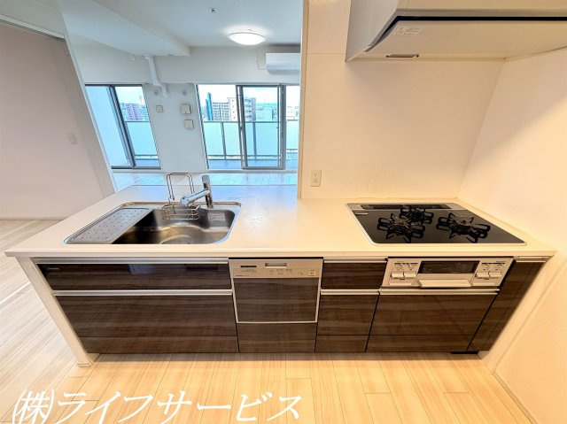 【キッチン】 | エステムコート十三本町 | キッチン／浄水器、食洗機付のオープンカウンターキッチン