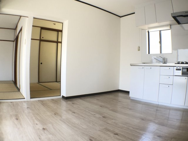 ２面採光の明るいお部屋です。