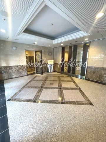 横浜市中区吉田町の賃貸マンションのエントランス