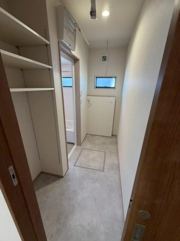 丸亀市中府町４丁目　新築オール電化住宅のランドリースペース