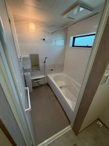 丸亀市中府町４丁目　新築オール電化住宅の浴室