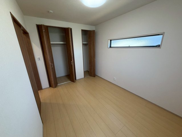 丸亀市中府町４丁目　新築オール電化住宅の洋室
