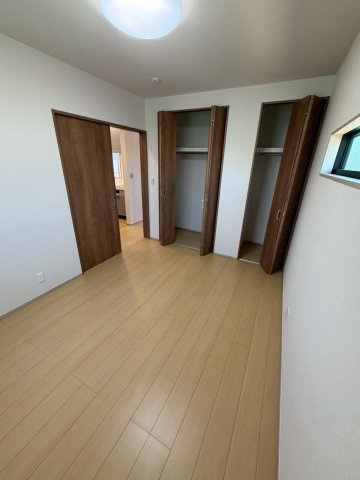 丸亀市中府町４丁目　新築オール電化住宅の洋室