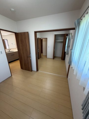 丸亀市中府町４丁目　新築オール電化住宅の洋室