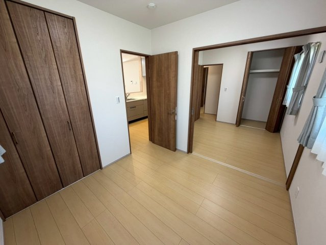丸亀市中府町４丁目　新築オール電化住宅の洋室