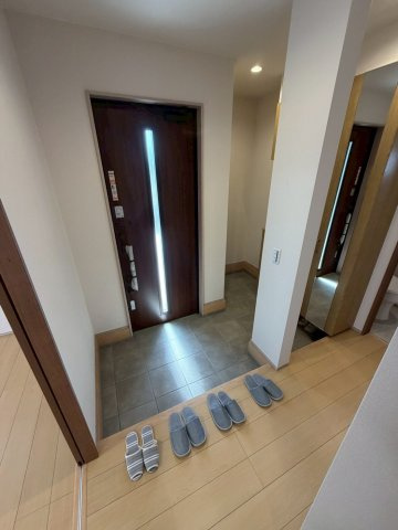 丸亀市中府町４丁目　新築オール電化住宅の玄関