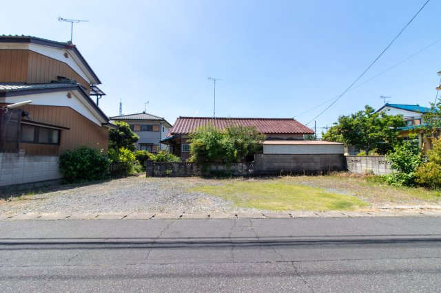足利市福居町の売地の外観|建物解体後更地渡しのため、購入後すぐに建築計画を進めやすいです。