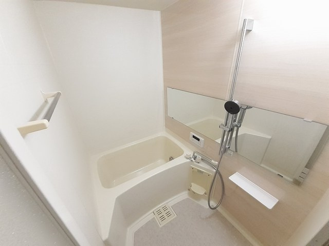 キャッスルタルイ壱番館Ａの浴室|バス