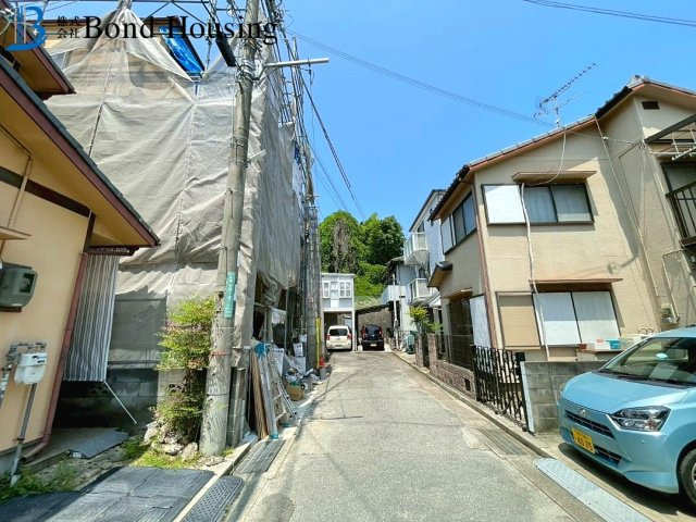 BELS取得物件　王塚台10期　新築限定1棟の前面道路含む現地写真