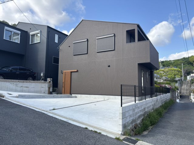 住吉山手９丁目一戸建の外観