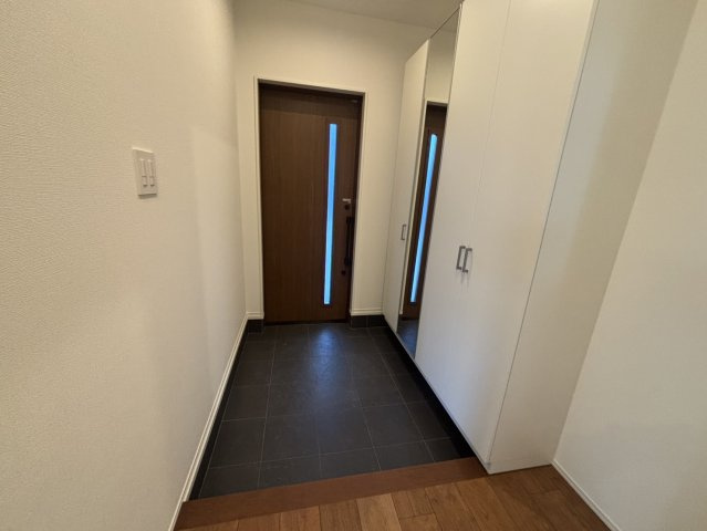 住吉山手９丁目一戸建の玄関