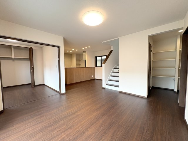【居間・リビング】 | 深谷市緑ヶ丘第3期　クライン　新築戸建　全1棟　