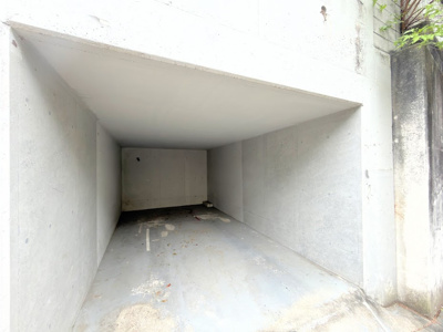 【駐車場】 | ◆保土ヶ谷区仏向町　中古戸建◆ | ◆大切なお車の維持管理に便利な地下車庫。雨や風をしのげる駐車場です。