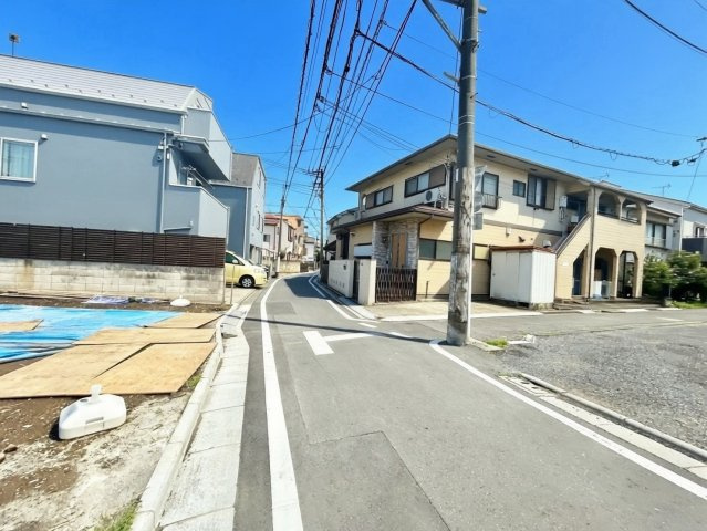 板橋区大谷口1丁目　新築戸建　全2棟の前面道路含む現地写真|2026.04.29撮影

現地ご見学希望・資料請求などお気軽にお問い合わせ下さい！
03-5990-5201