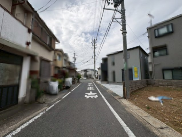 亀岡市篠町広田1丁目の前面道路含む現地写真|雰囲気の良い街並みが広がります！