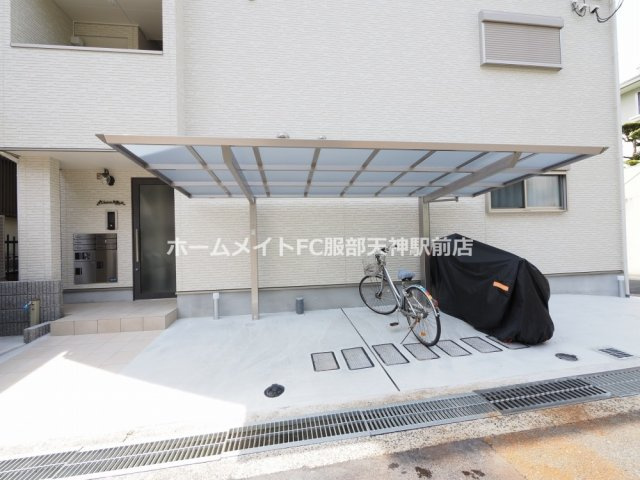 Chaton美穂ヶ丘の駐車場