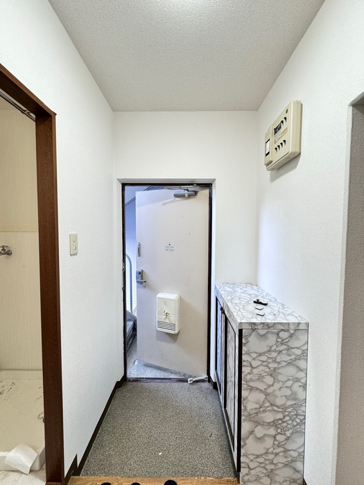 藤沢市本鵠沼２丁目の賃貸マンションの玄関