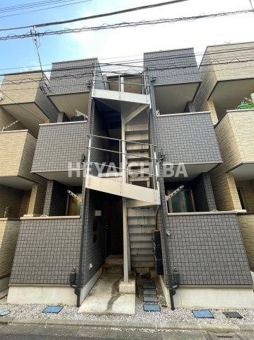 アルファ西日暮里のエントランス