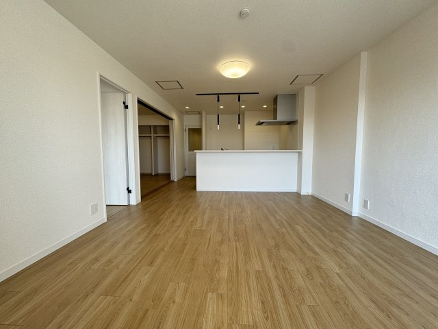 【居間・リビング】の画像