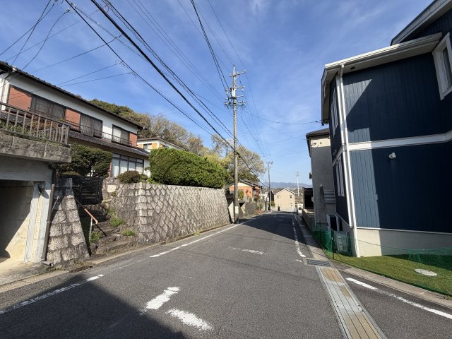 【前面道路含む現地写真】の画像