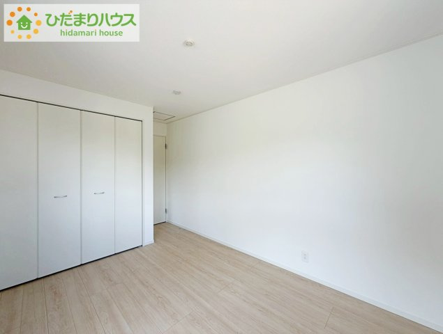いわき市常磐下湯長谷町第２　新築戸建　4号棟の寝室|広めの主寝室は、ベッドの他にもパソコンデスクやドレッサーなども置けちゃいます(*^-^*)