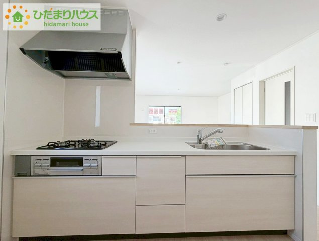 いわき市常磐下湯長谷町第２　新築戸建　3号棟のキッチン|カウンターは少し高くなってますので、手元が隠れて来客からは見えにくくなってます♪