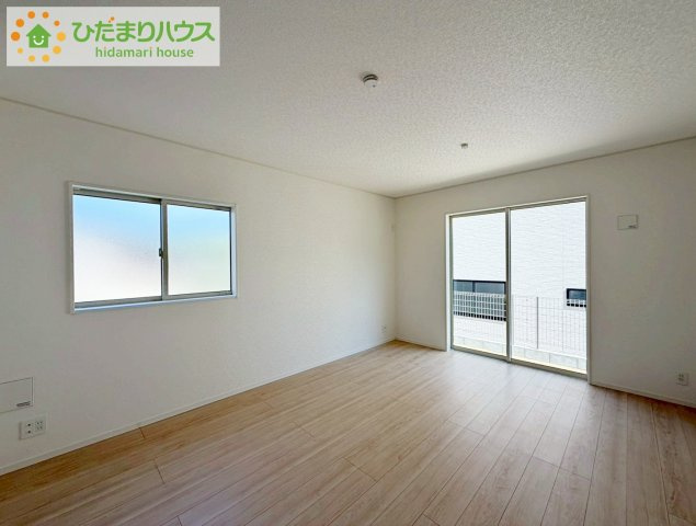 いわき市常磐下湯長谷町第２　新築戸建　2号棟の居間・リビング|お子様が元気に遊べる広々としたリビングです。