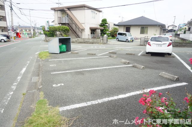 合志市幾久富の賃貸マンションの駐車場