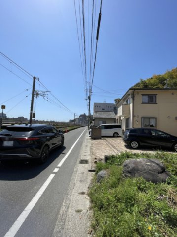 三滝本町2丁目　土地の前面道路含む現地写真|（北東側から撮影）