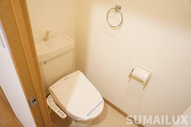 熊本市中央区新屋敷２丁目の賃貸マンションのトイレ