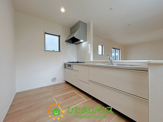 南羽生駅Ⅱ　新築一戸建て　01　リーブルファインのキッチン|収納も充実しており、すっきりと使えるキッチンです！