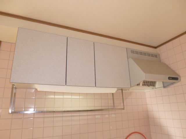 サンテメゾンのキッチン|上部収納