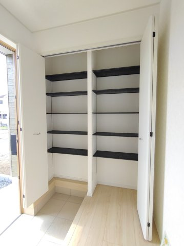 【収納】 | クレイドルガーデン前橋市下新田町第6ー① | 大型のシューズクローク♪