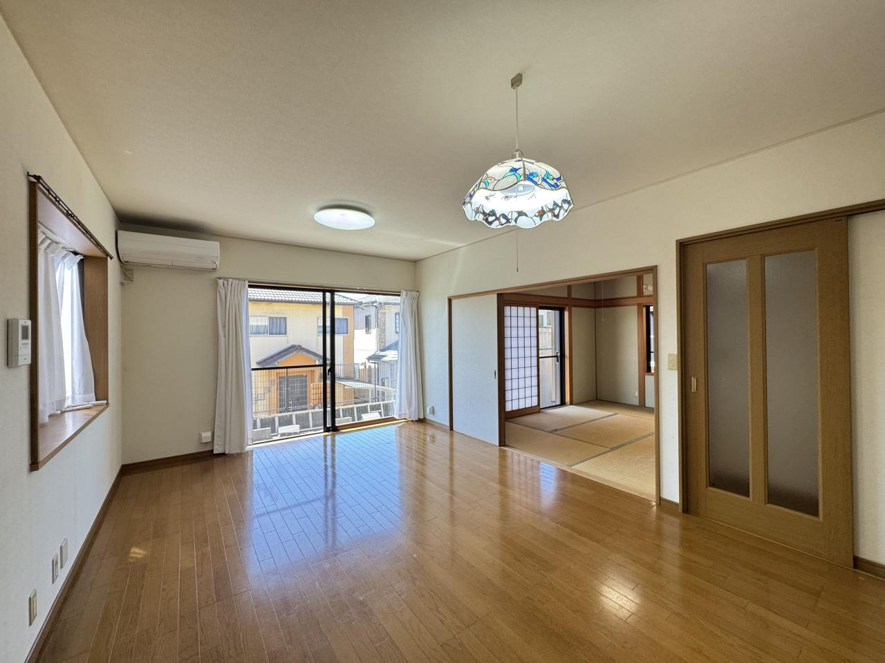高知市福井町中古住宅の居間・リビング
