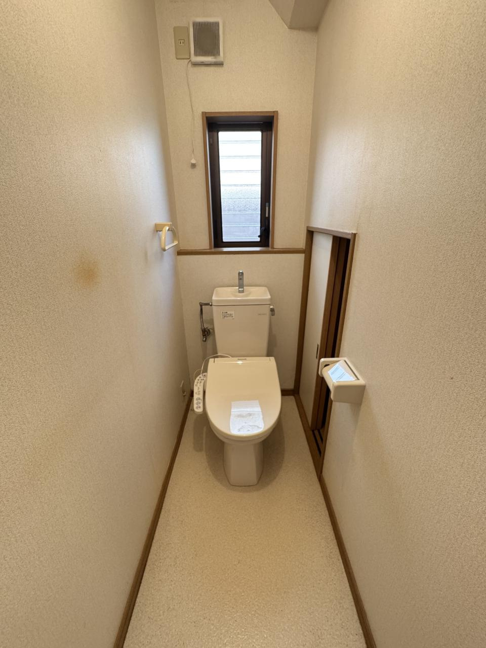 高知市福井町中古住宅のトイレ