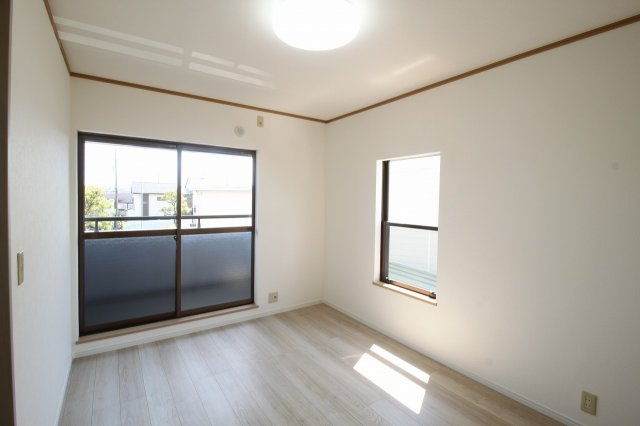 東秦泉寺　中古戸建　（リフォーム済）の洋室|2F　南西の部屋　6.0帖
