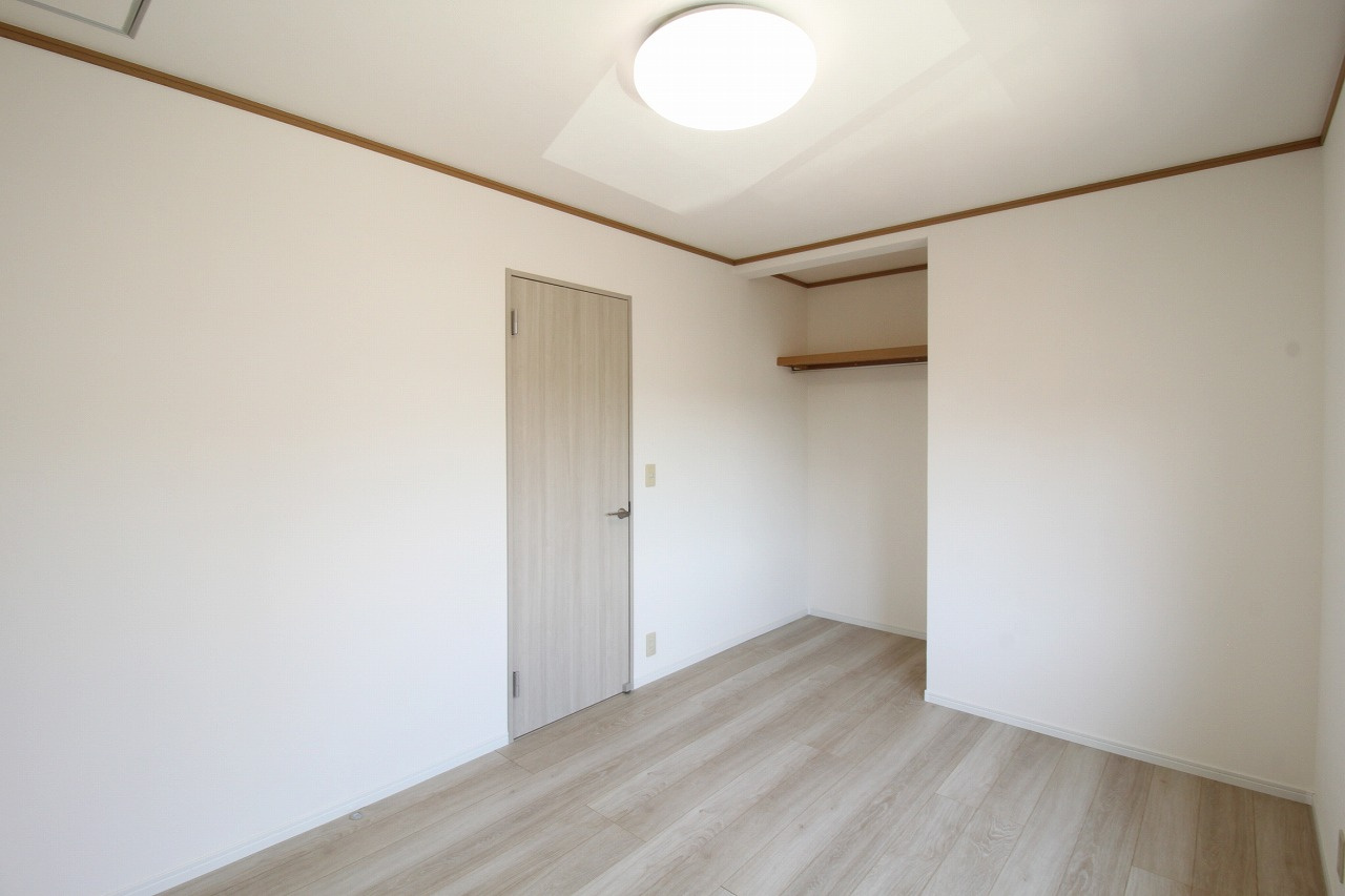 東秦泉寺　中古戸建　（リフォーム済）の洋室|2F　南の部屋　6.0帖