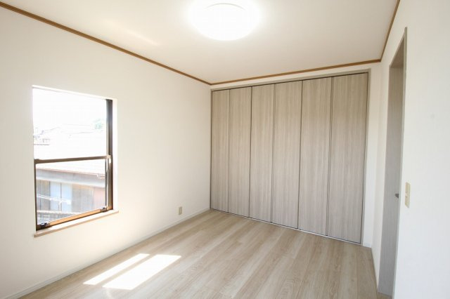 東秦泉寺　中古戸建　（リフォーム済）の洋室|2F　南西の部屋　6.0帖